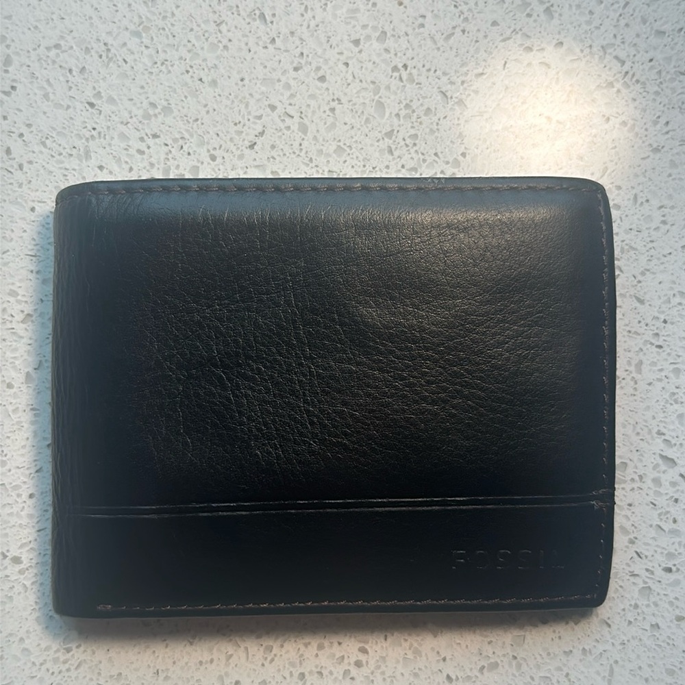 Men’s fossil wallet